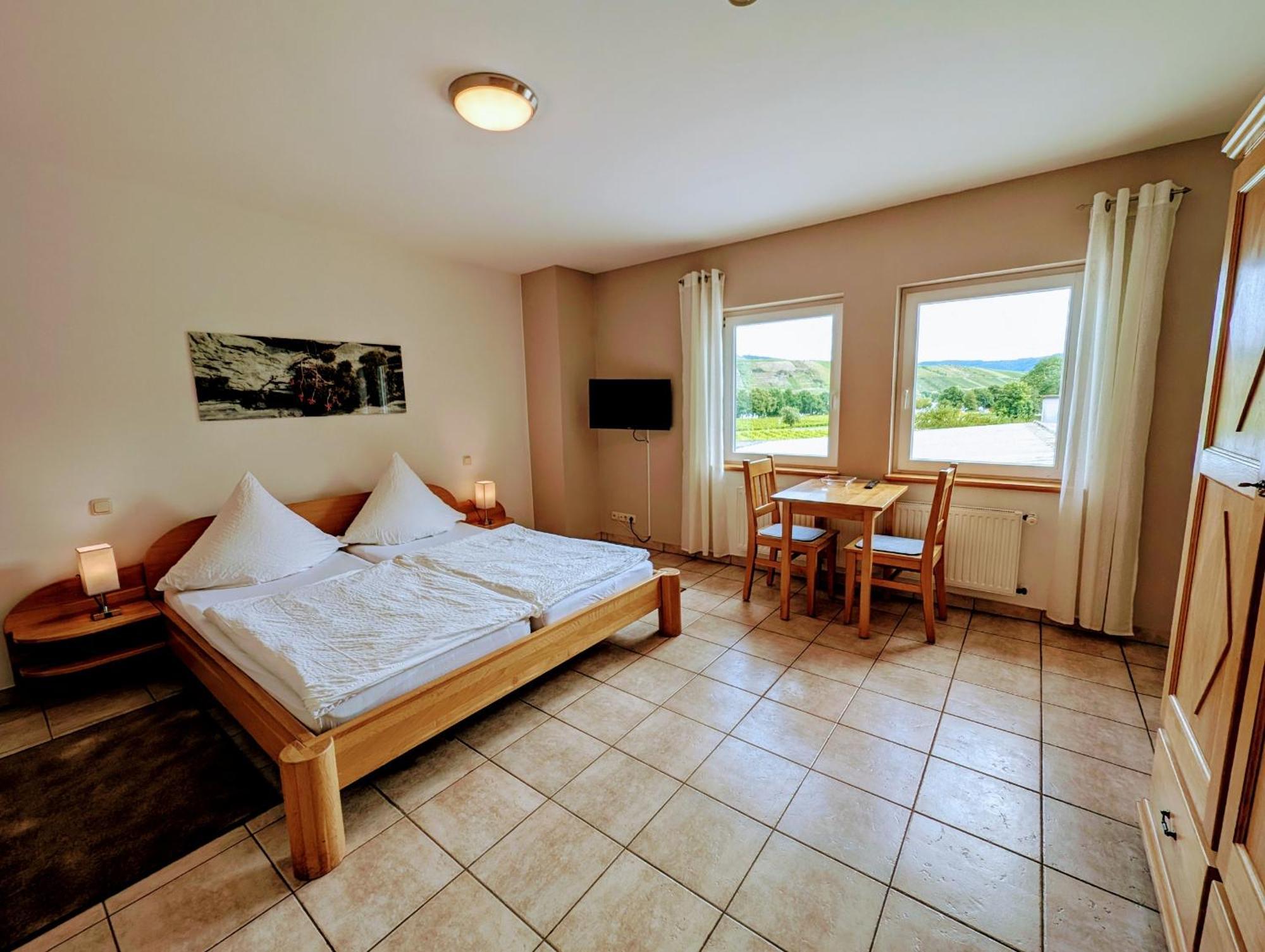 Hotel Weingut Weich Riol Zewnętrze zdjęcie